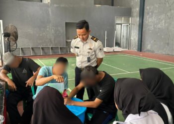 Produktif dan Mandiri, Warga Binaan Rutan Bengkulu Ikuti Pembinaan Pembuatan Sabun Cuci Piring 48 830b05e6 3278 48dc a16b dcfbf9258ee4 1