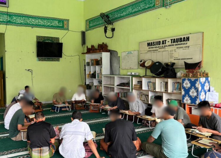 Semarak Ramadan, Warga Binaan Rutan Bengkulu Laksanakan Tadarus Al-Qur’an 46 9949cebc eeb2 49fc b85a fbfa8b131e82