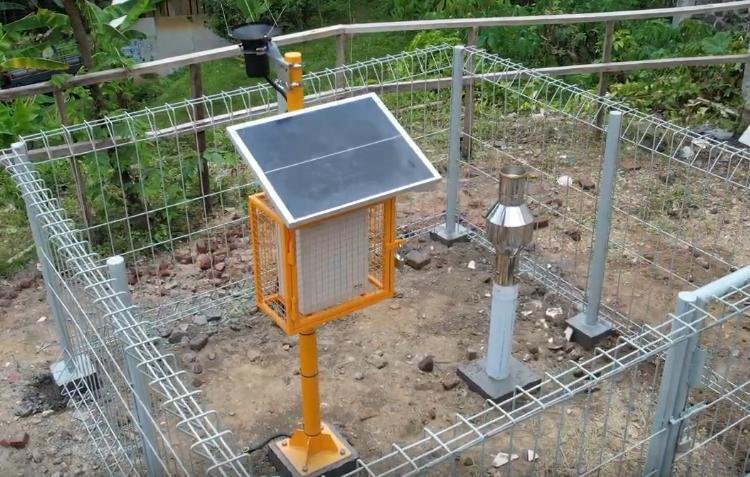 Data curah hujan sebagai indikator awal potensi banjir dan longsor 46 ARR lampung