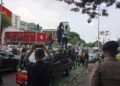 Laporan Kepala Badan Gizi Nasional Dinilai Tidak Sinkron dengan Data Penyerapan Anggaran MBG, Akibatnya Didemo 48 Suasana Demo di Depan Kantor BGN (Sumber: Dokpri)