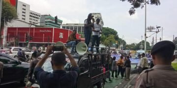 Suasana Demo di Depan Kantor BGN (Sumber: Dokpri)