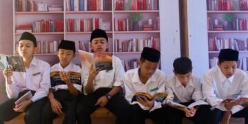 Beda dengan ujian di atas kertas kali ini santri Primago Putra diuji langsung lewat praktik ✍️🐮jpg