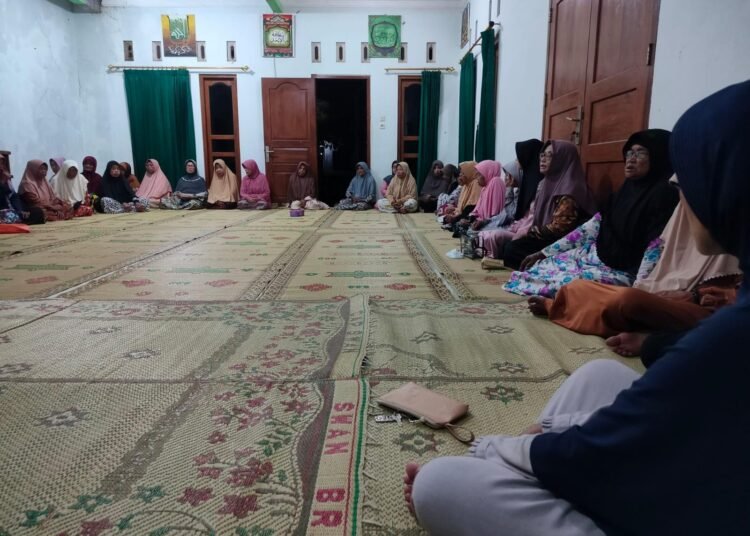 MTsN 4 Bantul Dukung Guru Aktif Bersinergi dengan Masyarakat Melalui Pengajian Rutin 46 Foto Ngaji Pangtun 2