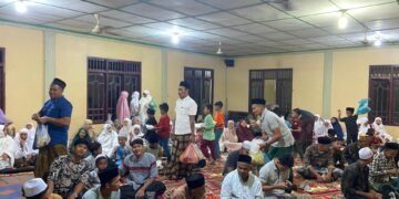 Mahasiswa KKN-PPM Unimal Kelompok 41 Mengikuti Kegiatan Malam Nisfu Sya'ban di Meunasah Keudee Blang Mee Pulo Klat, Kecamatan Samudera, Kabupaten Aceh Utara. Sumber: Dok.Mahasiswa KKN-PPM Unimal 41