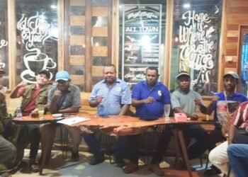 Unsur pimpinan DPD KNPI Kabupaten Jayapura Foto Bersama Seusai Rapat Terbatas di Caffe Angkasa GunMer Sentani.