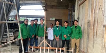 HIMAGRI FP UNIMAL Melaksanakan Kegiatan Pembuatan Alat Tanam Padi Sistem Legowo 3:1 Untuk Mendukung Pelaksanaan Demonstrasi Plot. Sumber: DOK.HIMAGRI FP UNIMAL