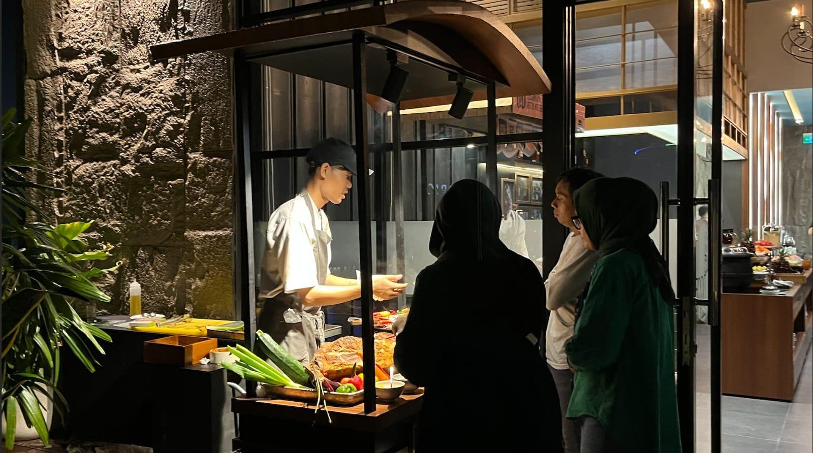 Live Cooking yang dilakukan langsung oleh Chef Aston Gejayan Yogyakarta (Doc. Aston)