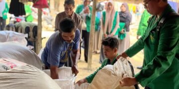 HIMAGRI FP UNIMAL Melakukan Pendistribusian Pupuk Subsidi Urea di Desa Pulo Iboih, Kecamatan Kuta Makmur,  Kabupaten Aceh Utara. Sumber: DOK.HIMAGRI FP UNIMAL