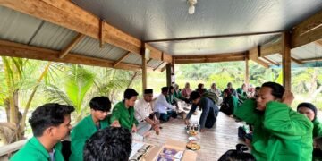 HIMAGRI FP UNIMAL
Menyalurkan Bantuan Berupa Iqra, Al-Qur’an, dan Kitab-kitab Rujukan Kepada Dayah Misbahut Thalibin di Gampong Pulo Iboih, Kecamatan Kuta Makmur, Kabupaten Aceh Utara. Sumber: DOK.HIMAGRI FP UNIMAL