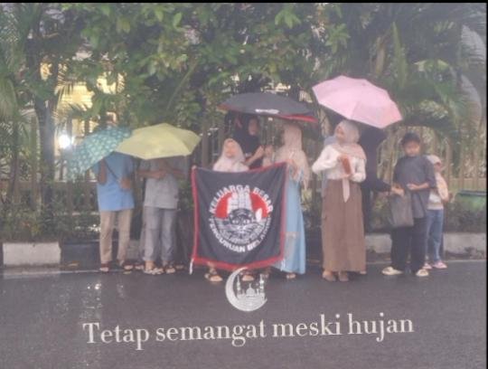 Usai Sapu Bersih Medali, SanTung Fighter Gelar Buka Bersama dan Tebar Takjil untuk Warga Lamongan 46 IMG 20260228 115337 921