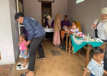 Mahasiswa KKN 07 UPGRIS Sidomulyo Berpartisipasi Aktif Dalam Kegiatan Posyandu Balita dan Lansia RW 05 46 IMG 9936