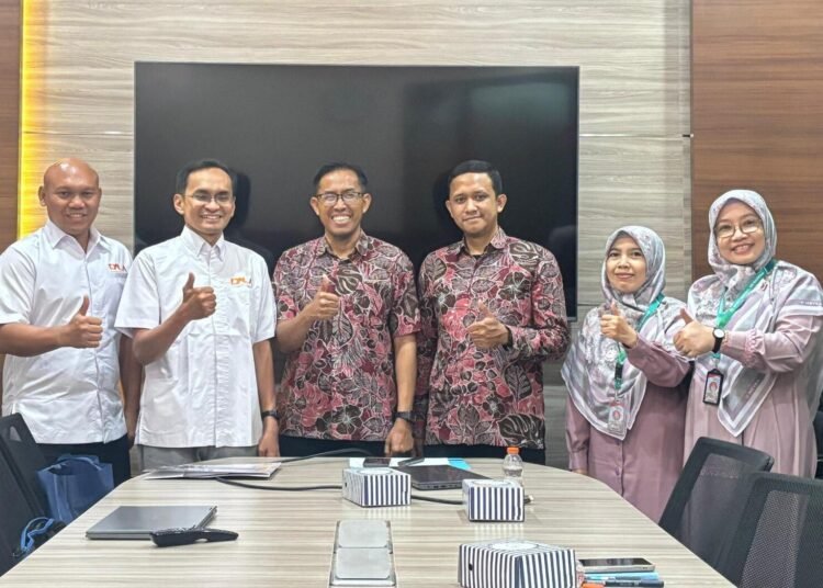 Tim BPH SMAS Unggul Ar-Rahman Sukabumi diterima Kasubdit Penerimaan Mahasiswa Baru Universitas Brawijaya saat kunjungan silaturahmi di Kampus UB, Malang, Senin (2/2/2026).