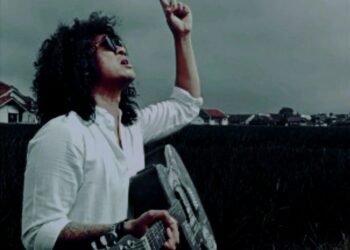 Single Terbaru Dari Oboy "Pintu Jalan Pulang"Kembali Meramaikan Industri Musik Religi Di bulan Ramadhan 1447 ini, Karya Yang Diciptakan Oleh Panji Widianto Resmi Rilis. 46 Mang Oboy