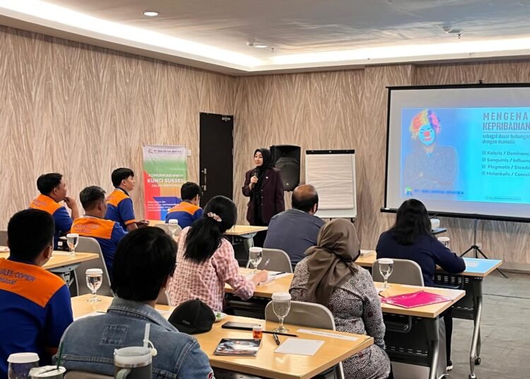 Training Public Speaking untuk Perusahaan: Investasi Strategis Meningkatkan Kinerja Karyawan hingga Direksi 46 Public Speaking