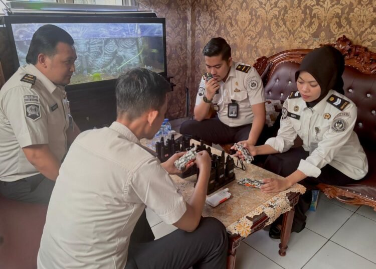 Perkuat Sistem Komunikasi dan Pengamanan, Rutan Bengkulu Laksanakan Penambahan dan Pemeliharaan HT 46 WhatsApp Image 2026 02 02 at 14.26.52