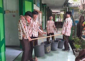 Gotong Royong Siswa MTsN 6 Bantul dalam Menjaga Fasilitas Kantin Madrasah 57 WhatsApp Image 2026 02 03 at 11.57.03