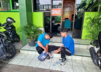Pegawai MTsN 6 Bantul Sigap Siapkan Pembersih Lantai untuk Kegiatan Bersih Pondok 59 WhatsApp Image 2026 02 05 at 08.54.53