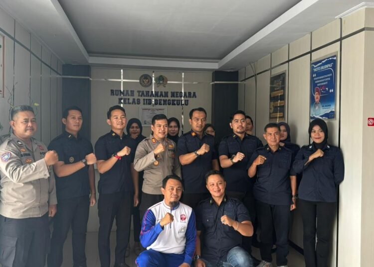 Tingkatkan Keselamatan dan Disiplin, Rutan Bengkulu Gelar Pelatihan Berkendara Dasar bagi Petugas 46 WhatsApp Image 2026 02 06 at 11.23.58