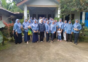 Mahasiswa KKN Mandiri UPGRIS Melaksanakan Sosialisasi Stunting Bersama Ibu PKK Desa Kaligading RW 04 48 WhatsApp Image 2026 02 11 at 21.47.46