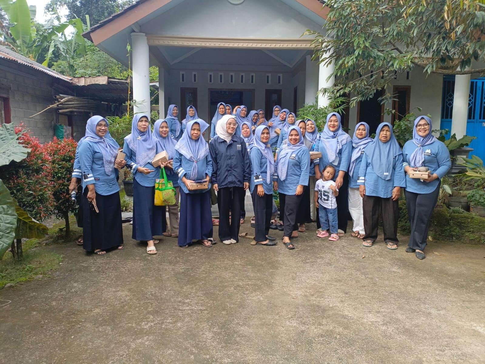 Kuliah Kerja Nyata (KKN) Mandiri Universitas PGRI Semarang (UPGRIS) Tahun 2026 Berhasil Menyelesaikan Rangkaian Program Kerja di Desa Kaligading, Kabupaten Kendal 48 WhatsApp Image 2026 02 11 at 21.47.46