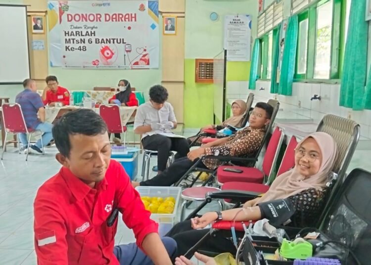 Empat Petugas PMI Bantul Kawal Aksi Donor Darah Harlah ke-48 MTsN 6 Bantul 46 WhatsApp Image 2026 02 12 at 12.57.37