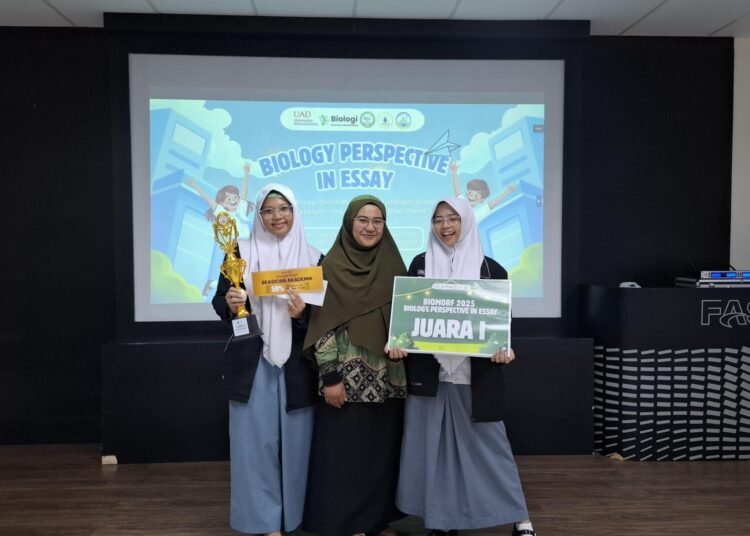 Inovasi Limbah Sungai Code Antar Murid MAN 1 Yogyakarta Raih Juara 1 BIOPEN 2025 UAD 46 WhatsApp Image 2026 02 18 at 14.09.59