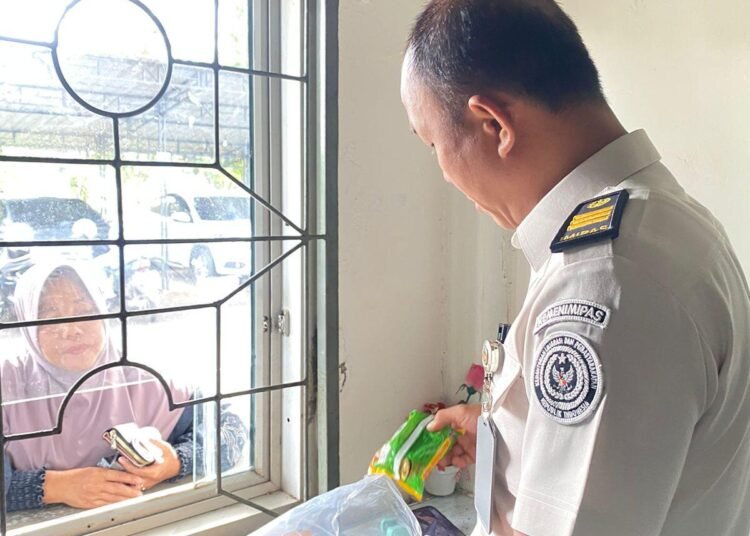 Lapas Arga Makmur Laksanakan Layanan Kunjungan untuk Warga Binaan Sesuai Jadwal Pidana Umum di Awal Bulan Ramadhan 46 WhatsApp Image 2026 02 19 at 15.40.42