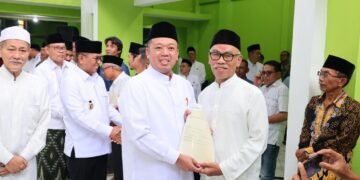 Serahkan 13 Sertipikat di Banten, Menteri ATR/Kepala BPN Ajak Organisasi Keagamaan “Keroyok” Percepatan Sertipikasi Tanah Wakaf 30 WhatsApp Image 2026 02 20 at 22.01.30