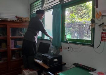 Semangat Pengabdian Sejak Fajar: Hasyim Bersihkan MTsN 6 Bantul Mulai Pukul 04.00 Pagi 57 WhatsApp Image 2026 02 22 at 07.17.24