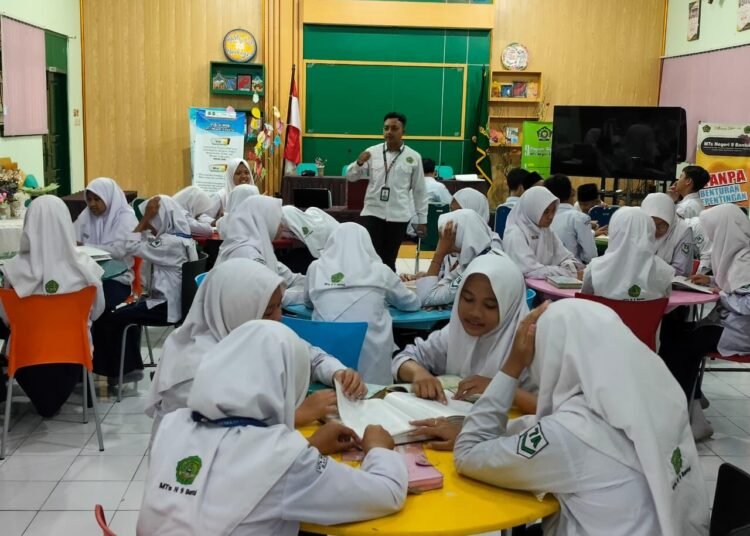 Semarak Literasi Ramadan: Siswa MTsN 9 Bantul Perdana Ikuti Program JAWAKU-LIB di Perpustakaan Literarium 46 WhatsApp Image 2026 02 23 at 10.36.02