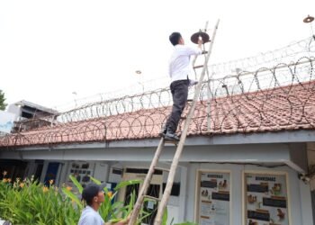 Pastikan Keamanan Tetap Terjaga, Lapas Mojokerto Rutinkan Pengecekan Lampu Berkala 48 WhatsApp Image 2026 02 25 at 12.29.14