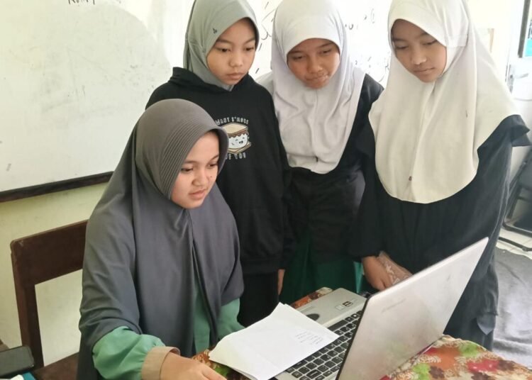 Semangat Berkompetisi di Bulan Puasa, Siswa MIS Ar-Raudhotun Nur Antusias Ikuti Technical Meeting dan Simulasi CBT Olimpiade Nasional 46 WhatsApp Image 2026 02 26 at 12.42.11