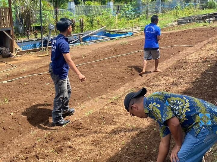 Lapas Arga Makmur Laksanakan Penanaman Bibit Kangkung dalam Program Ketahanan Pangan 46 WhatsApp Image 2026 02 27 at 13.21.10