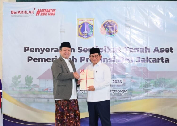 Serahkan 3.922 Sertipikat Aset Pemprov DKI, Menteri Nusron: Amankan Aset Negara Rp102 Triliun 46 b9c1b1f0 4f95 4043 90eb 2e78f9ba427b