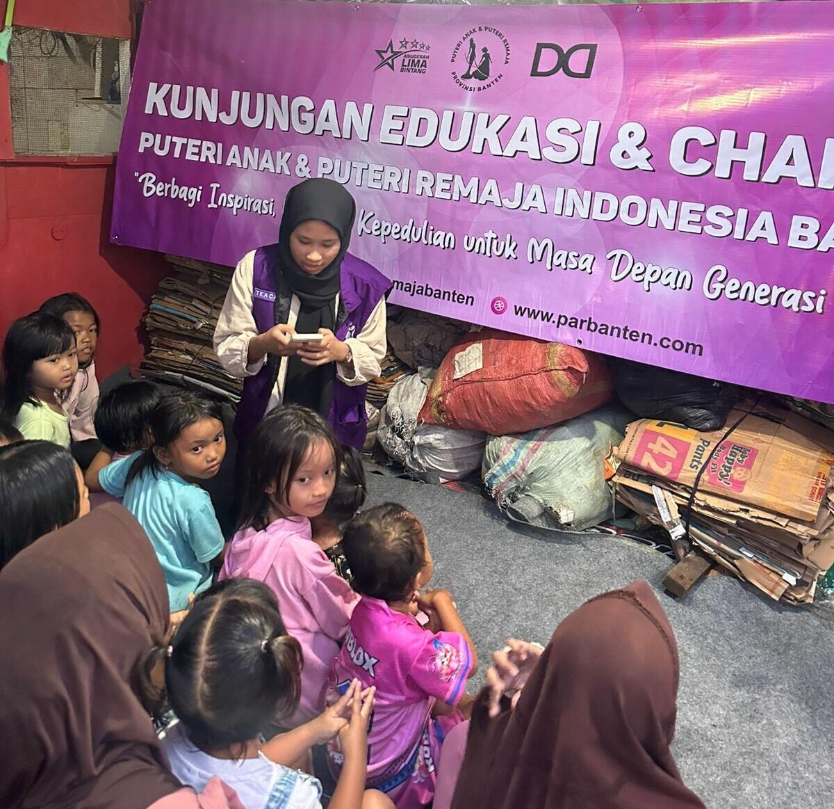 Puteri Anak Remaja Indonesia Banten Gelar Kunjungan Edukasi dan Charity untuk Penguatan Literasi Anak 50 Puteri Anak Remaja Indonesia Banten Gelar Kunjungan Edukasi dan Charity untuk Penguatan Literasi Anak