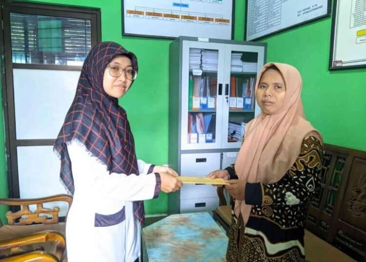 Guru MTsN 6 Bantul Sosialisasikan Gerakan Penanaman 1000 Pohon di SD Muhammadiyah Blawong 46 MTsN 6 Bantul