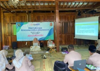 Pengawas Madarsah Tekankan Peningkatan Mutu dalam Penyusunan RKM MTsN 6 Bantul 52 luluk 2026 2 698029a3c925c457a3426cd2