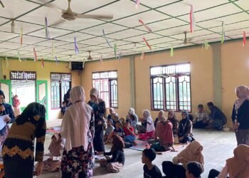 Mahasiswa KKN-PPM Unimal Kelompok 41 Menggelar Kegiatan Perlombaan Anak-anak di Desa Keude Blang Mee Pulo Klat Kecamatan Samudera. Sumber: Dok.Mahasiswa KKN-PPM Unimal 41