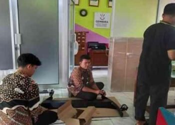 Tim Teknisi MTsN 6 Bantul Rangkai TV Interaktif Sebagai Media Pendukung Proses Belajar Mengajar 46 wiji 2026 1 696ee4b9c925c46dbe68bed2