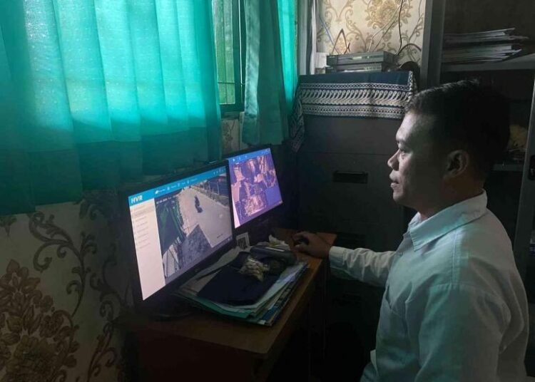 Pegawai MTsN 6 Bantul Lakukan Pengecekan CCTV Secara Berkala 46 wiji 2026 1 6983e2fc34777c0e19564eb2