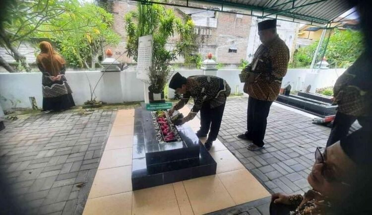 ziarah kh zainal 698811af34777c59c97fd853 1