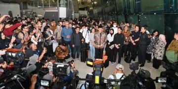 Kementerian Luar Negeri Memfasilitasi Evakuasi Bertahap 32 WNI dari Iran