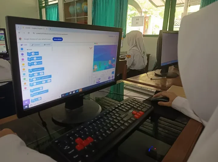 1 eqdb hWZskWlhkCUa9XIAA