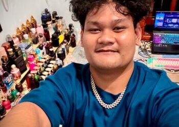 Muhammad Hidayat Ilham, owner Dut Decant yang sukses mengembangkan bisnis parfum decant di usia muda.