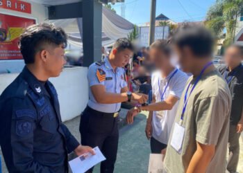 8b4810f3 a912 4cac bcd0 68d30e1c7733