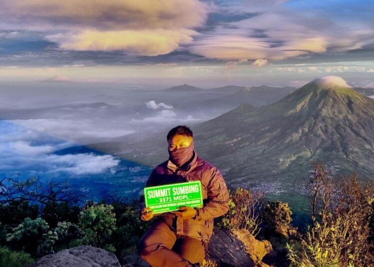 Mahasiswa Kedokteran Yogyakarta Taklukkan Puncak Gunung: "Pendakian Bukan Hanya Hobi, Tapi Perjalanan Kenal Diri Sendiri" 46 IMG 20260308 WA00021