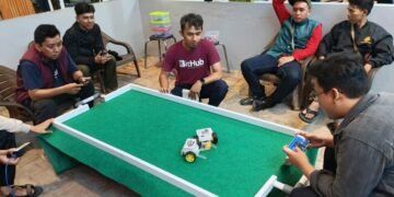 Keseruan pertandingan robot soccer menambah semangat kebersamaan dalam ngabuburit PRSI Babel.