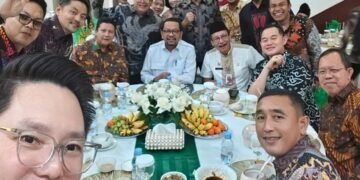 Suasana acara buka puasa bersama IKAL Lemhannas RI Angkatan XXVI di Istana Negara yang berlangsung khidmat dan penuh keakraban, menjadi momentum mempererat silaturahmi serta membahas isu-isu strategis kebangsaan.