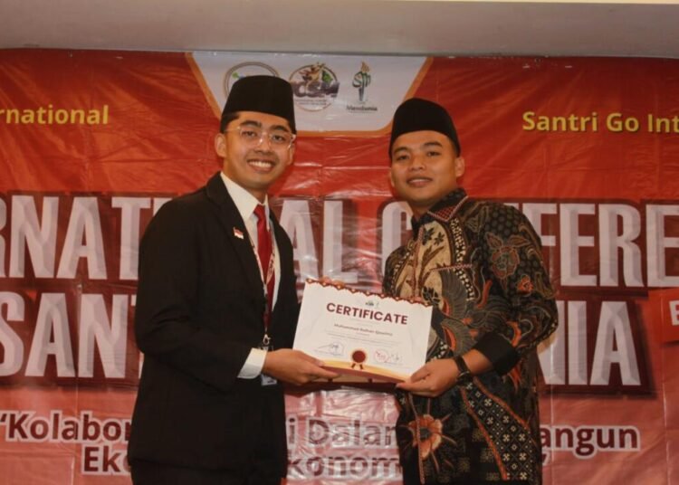 Muhammad Roihan Qowima Wakili UIN Bukittinggi pada Forum International Conference Santri Mendunia Jalur Fully Funded di Tiga Negara: Malaysia, Thailand, dan Singapura 46 IMG 20260327 WA0012