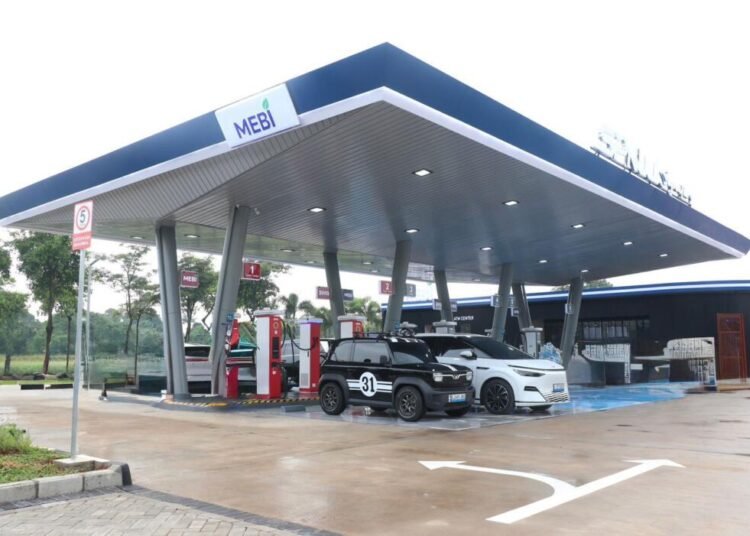 PLN, MEBI, dan HUAWEI Resmikan SPKLU Signature dengan Ultra-Fast Charging dan Split Charging Pertama di Indonesia 46 PLN, MEBI, dan HUAWEI Resmikan SPKLU Signature dengan Ultra-Fast Charging dan Split Charging Pertama di Indonesia